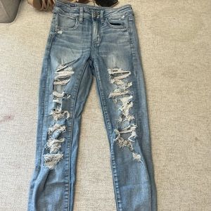 Ripped Light wash denim jeans